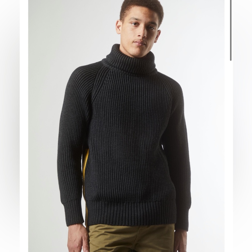 Urban Outfitters LC23 Turtleneck Zip Sweater NWOT